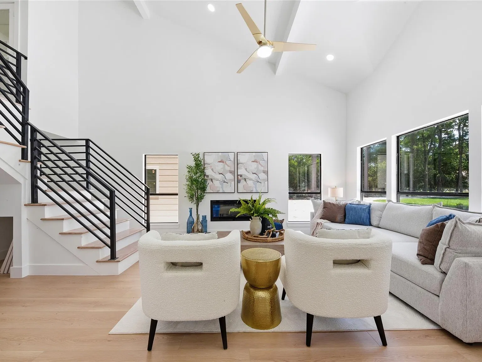 4 bed, 3.5 bath, 3243 sqft, $4,000 — Photo 4