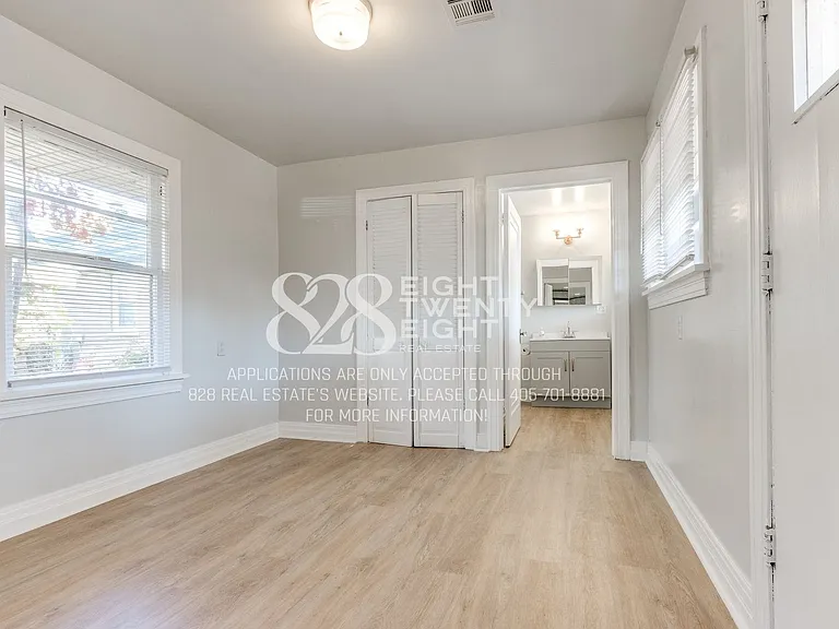 241 Emelyn St — Photo 7