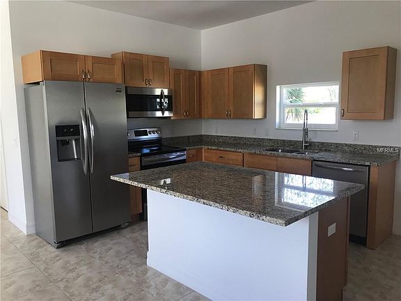 2nd image of 1043 Loveland Blvd