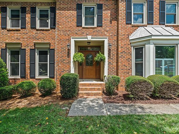 2nd image of 15131 Chewtonglen Ln