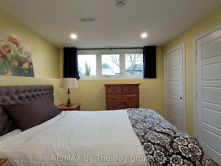 7 Harbour Cres #2 — Photo 8