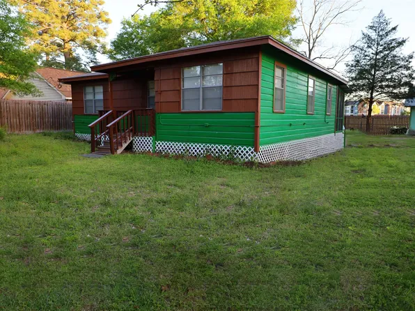 21702 E Memorial Dr, Porter, TX 77365