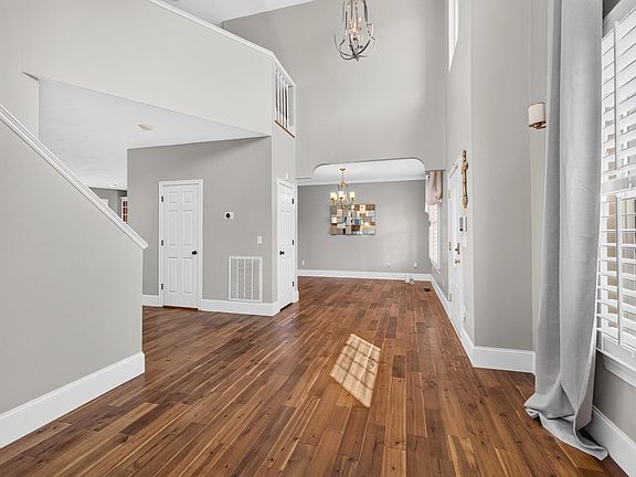 4th image of 3026 Waters Edge Dr
