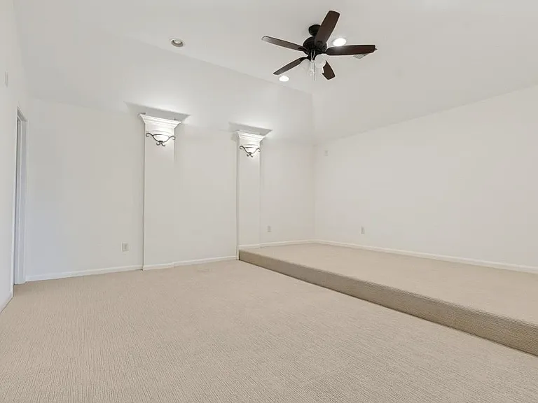 9318 Rainbluff Ln — Photo 22