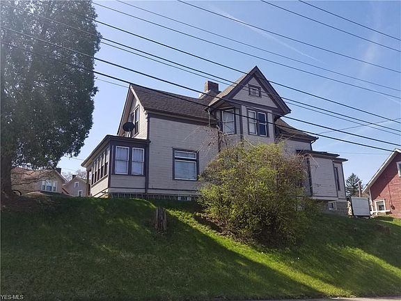 4th image of 405 Park Ave