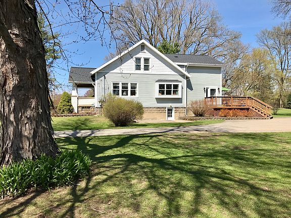 3rd image of 6464 Belmont Ave NE