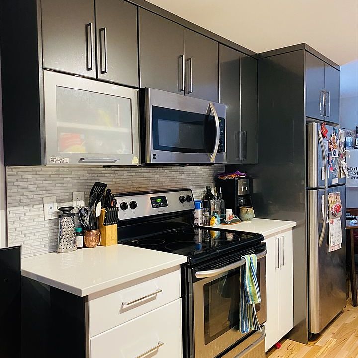 2nd image of 2368 Creighton St