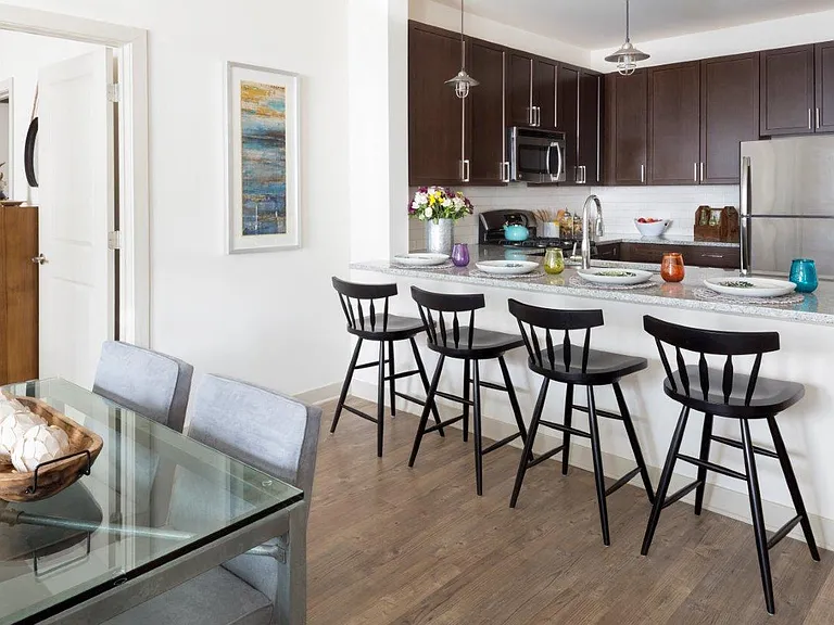 1 Kennedy Flats Apartments — Photo 3