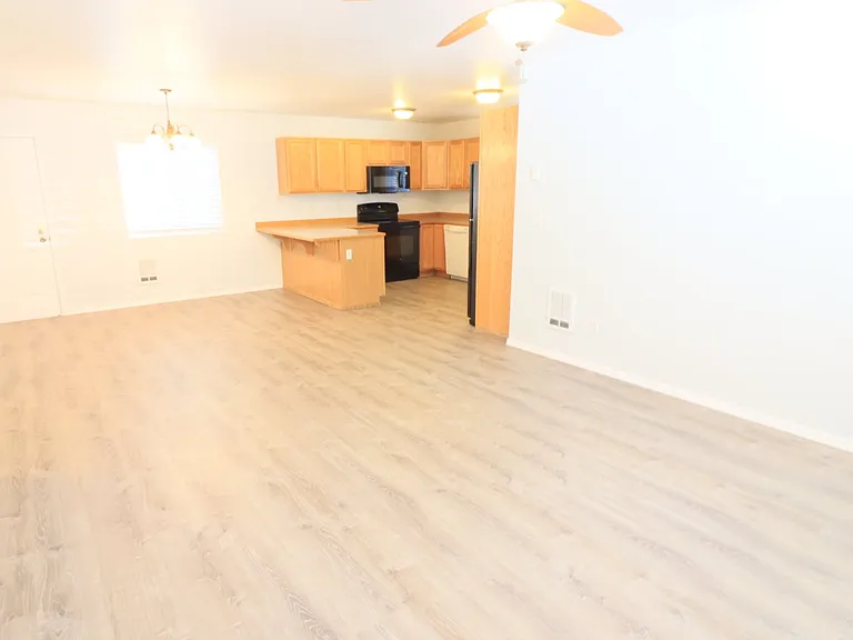 2010 NE Full Moon Dr — Photo 10
