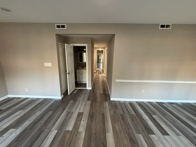 910 E High St #1 — Photo 3