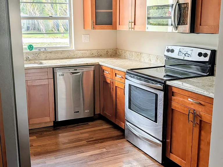 4502 S Cameron Ave — Photo 9