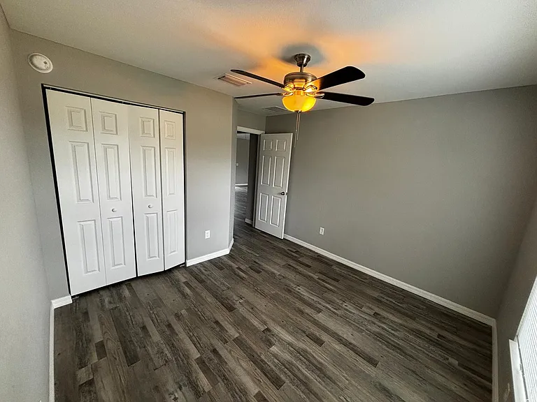 196 Willow Rd — Photo 14