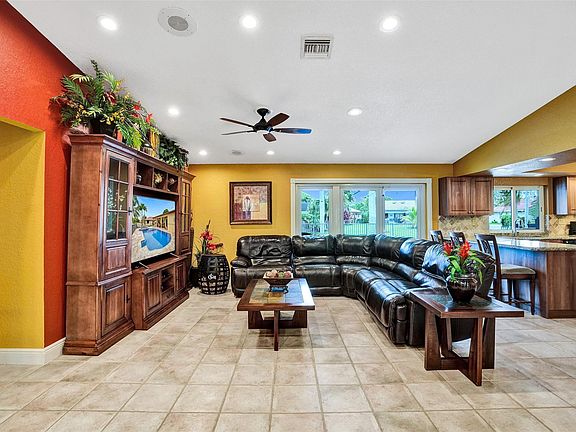 4th image of 11010 NW 5th Manor
