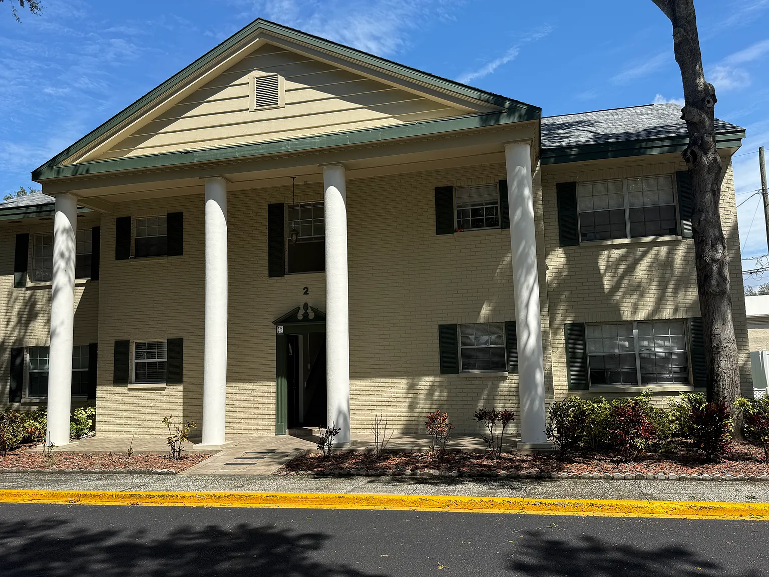 2 bed, 948 sqft, $1,450 — Photo 1