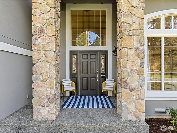 2nd image of 20573 NE 33rd Ct