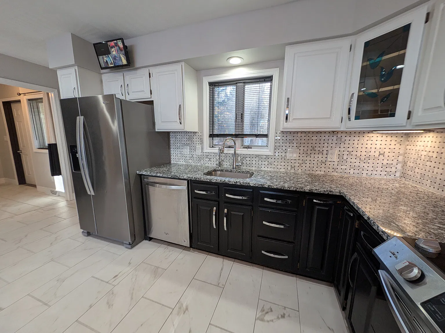 4 bed, 2500 sqft, $2,750 — Photo 4
