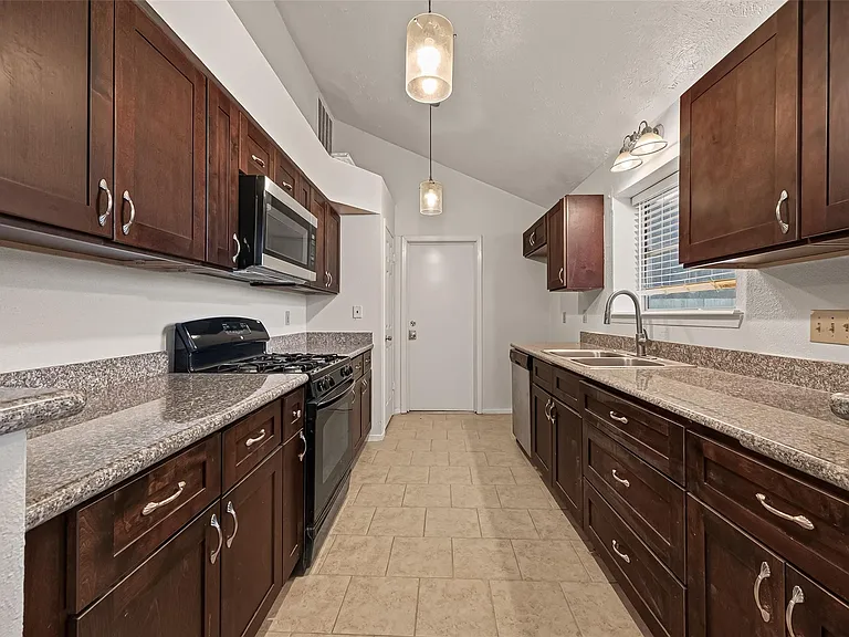2714 S Brompton Dr — Photo 14