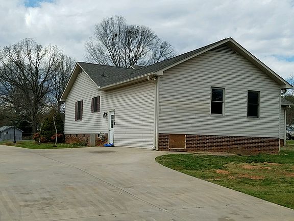 5th image of 3545 Linn Ave