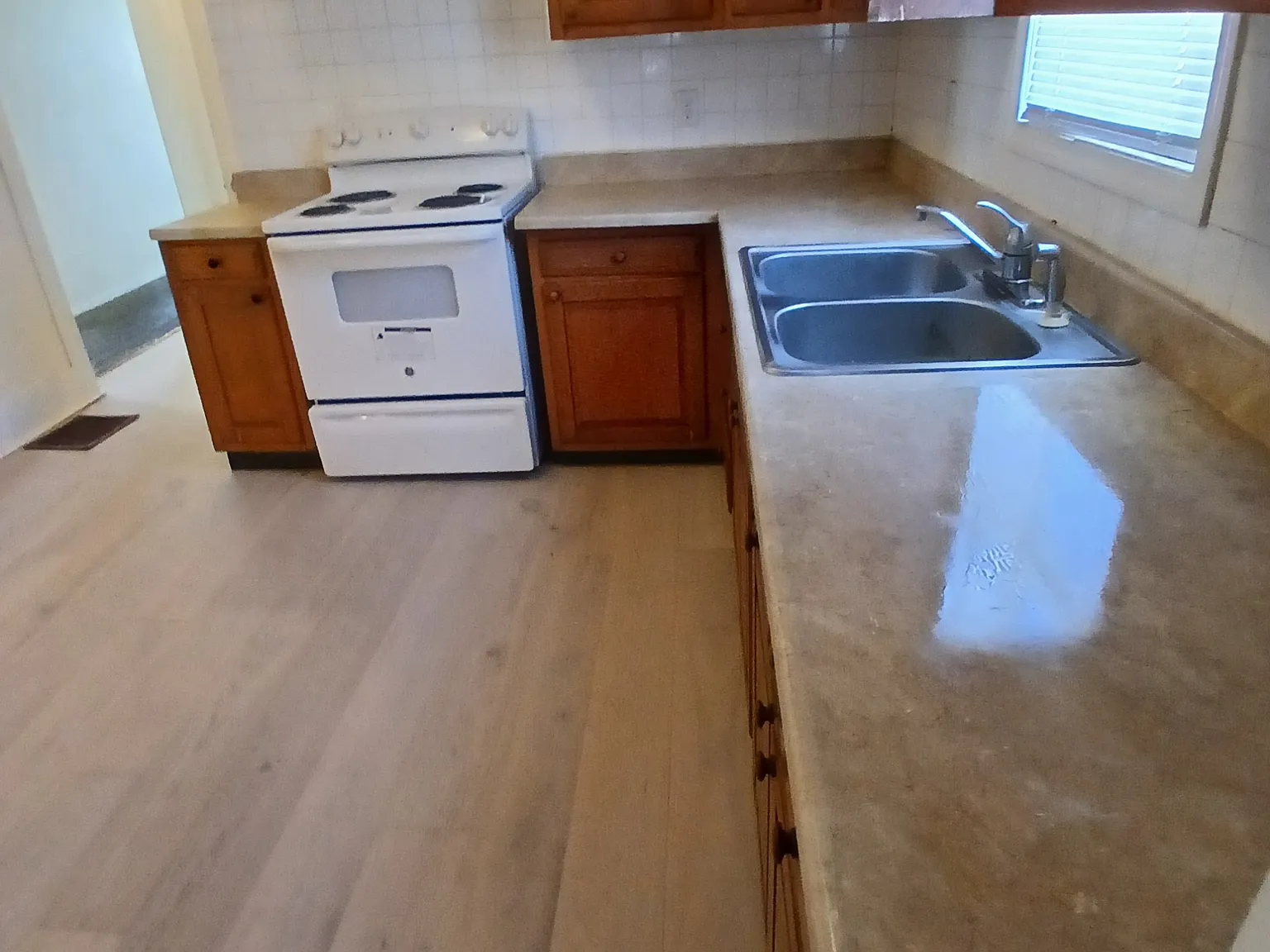 2 bed, 800 sqft, $1,000 — Photo 2