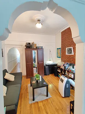 Rented by Signature Property Realty | media 20