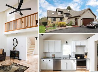 19 Orchard Rd, Hudson, NY 12534