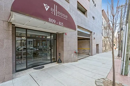 809-815 22nd St #704 Photo 1