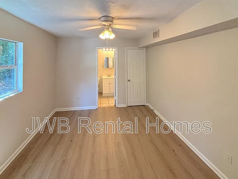 2248 Inwood Cir S — Photo 10