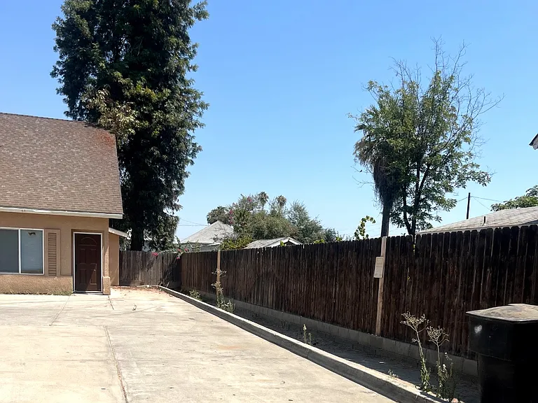 306 E Ivy St #B — Photo 2