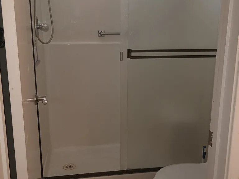 Master shower/toilet