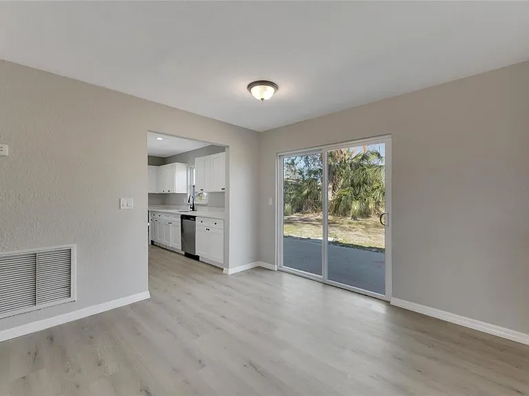 527 Fox Run Trl — Photo 18