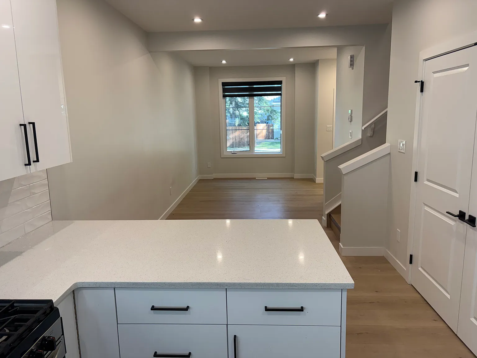 8907 123 Ave — Photo 2
