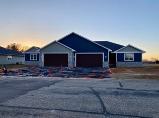 106 Lake Rd, Portage, WI 53901