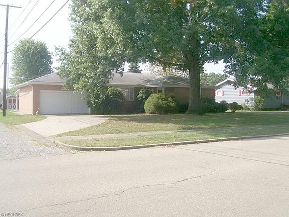3rd image of 408 E Wills Ave