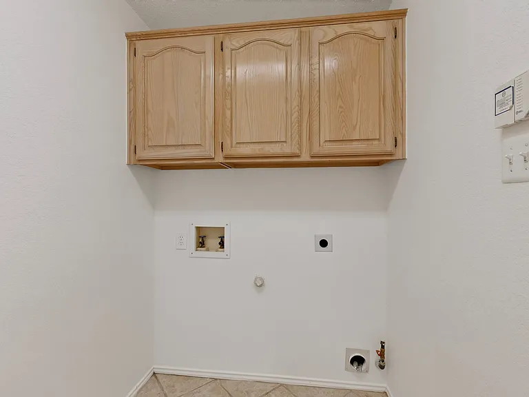 2312 London Dr — Photo 25