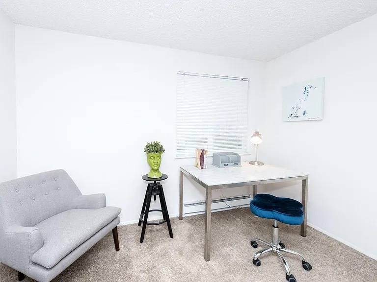 Fox Pointe — Photo 15