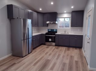 2116 Dennis Ln #B, Santa Rosa, CA 95403