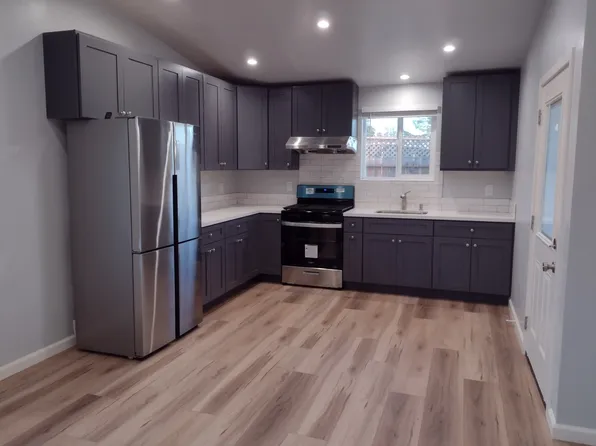 2116 Dennis Ln #B, Santa Rosa, CA 95403