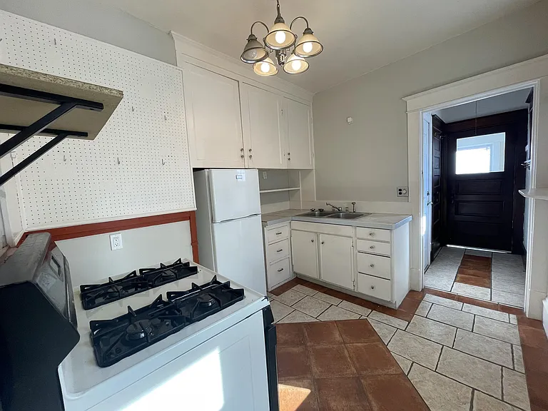 2549 Fillmore St NE #2 — Photo 8