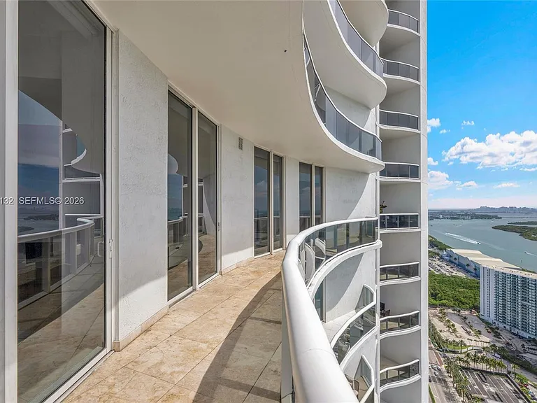16001 Collins Ave #3805 — Photo 10