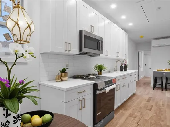 679 East 221st Street image 3 of 30