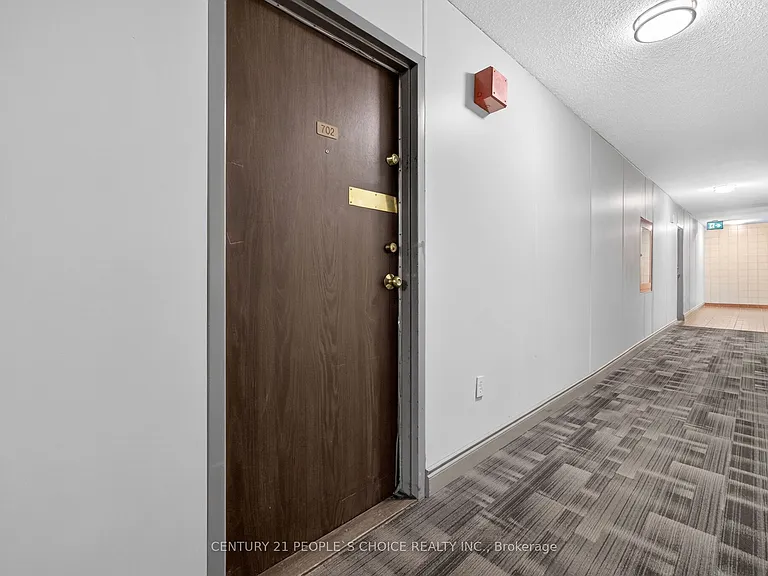 390 Dixon Rd #702 — Photo 3