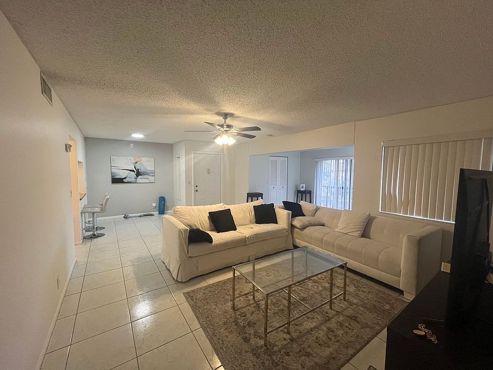 2nd image of 504 Shady Pine Way APT A2