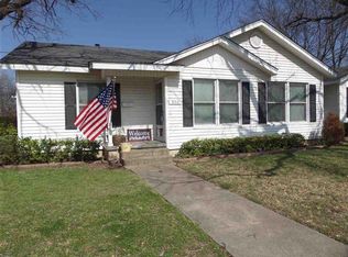 606 W Elm St, West, TX 76691