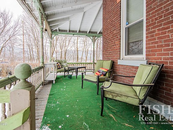 5th image of 673 Grant St