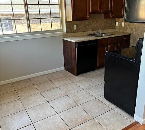 5th image of 1523 Leeshores Ln APT A