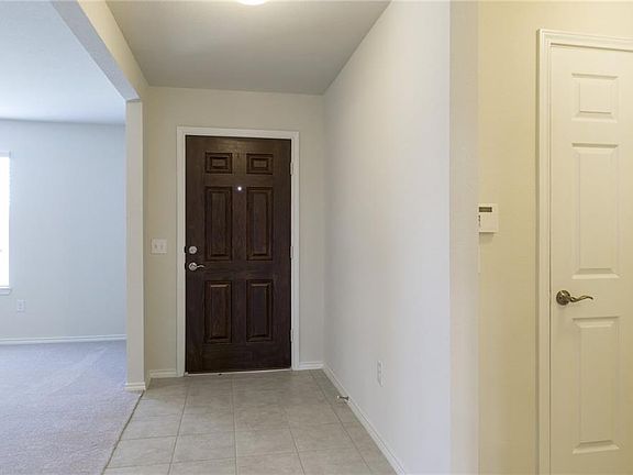 4th image of 1641 Waggoner Dr