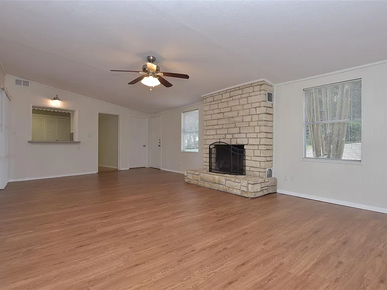 16013 Edwards Dr — Photo 7