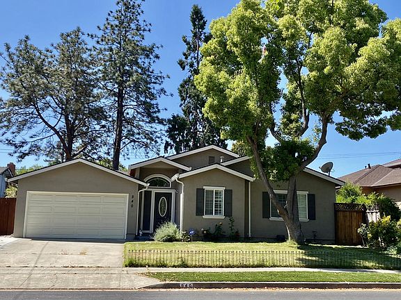 2nd image of 840 Connie Dr