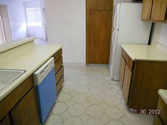 3rd image of 187 Silcreek Dr