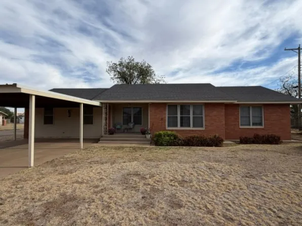320 W Spruce St, Lockney, TX 79241